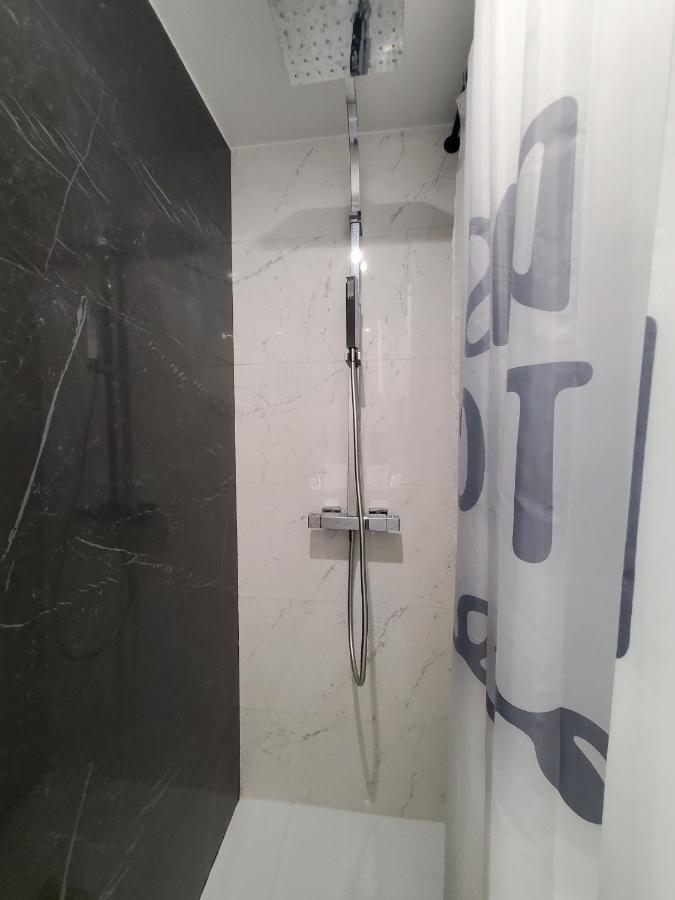 2 Pieces 32M2 Plage A 150M Fréjus Екстериор снимка